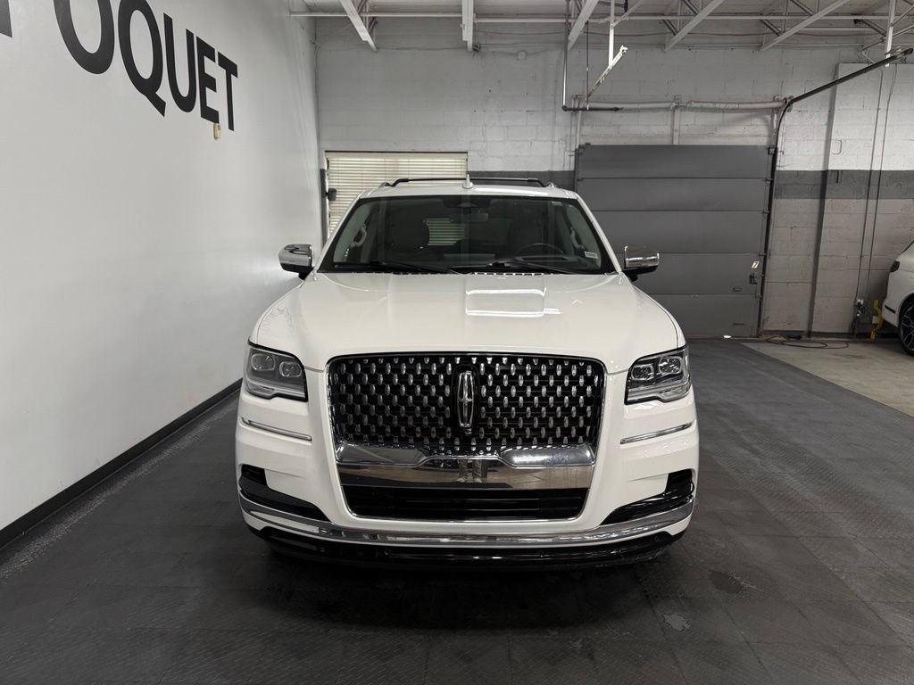 Used 2022 Lincoln Navigator L Black Label AWD/4WD image 3