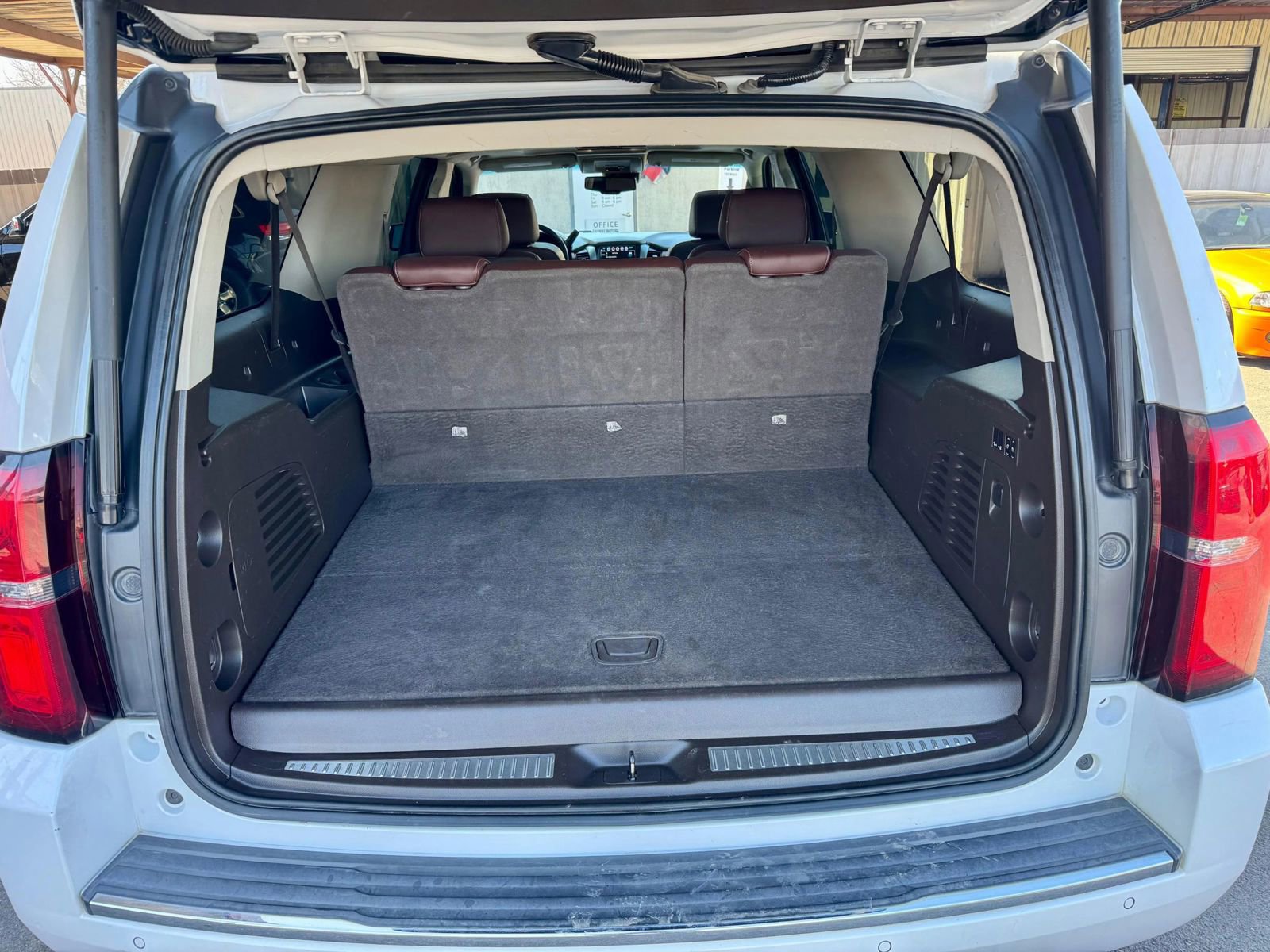 Used 2018 Chevrolet Suburban Premier image 9