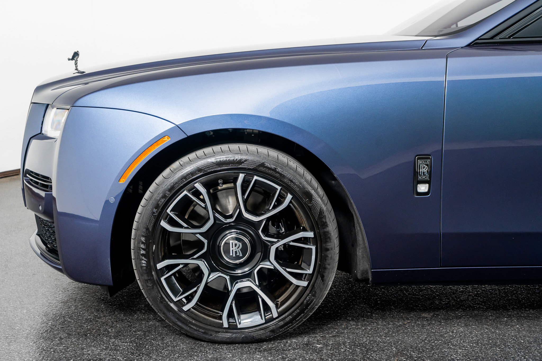 Used 2024 Rolls-Royce Ghost Black Badge w/ Black Badge Ghost Package image 17