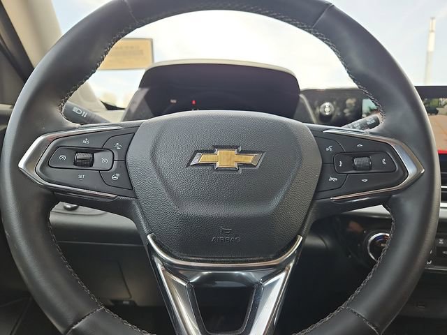 Used 2024 Chevrolet Trax LT w/ Sunroof Package image 19