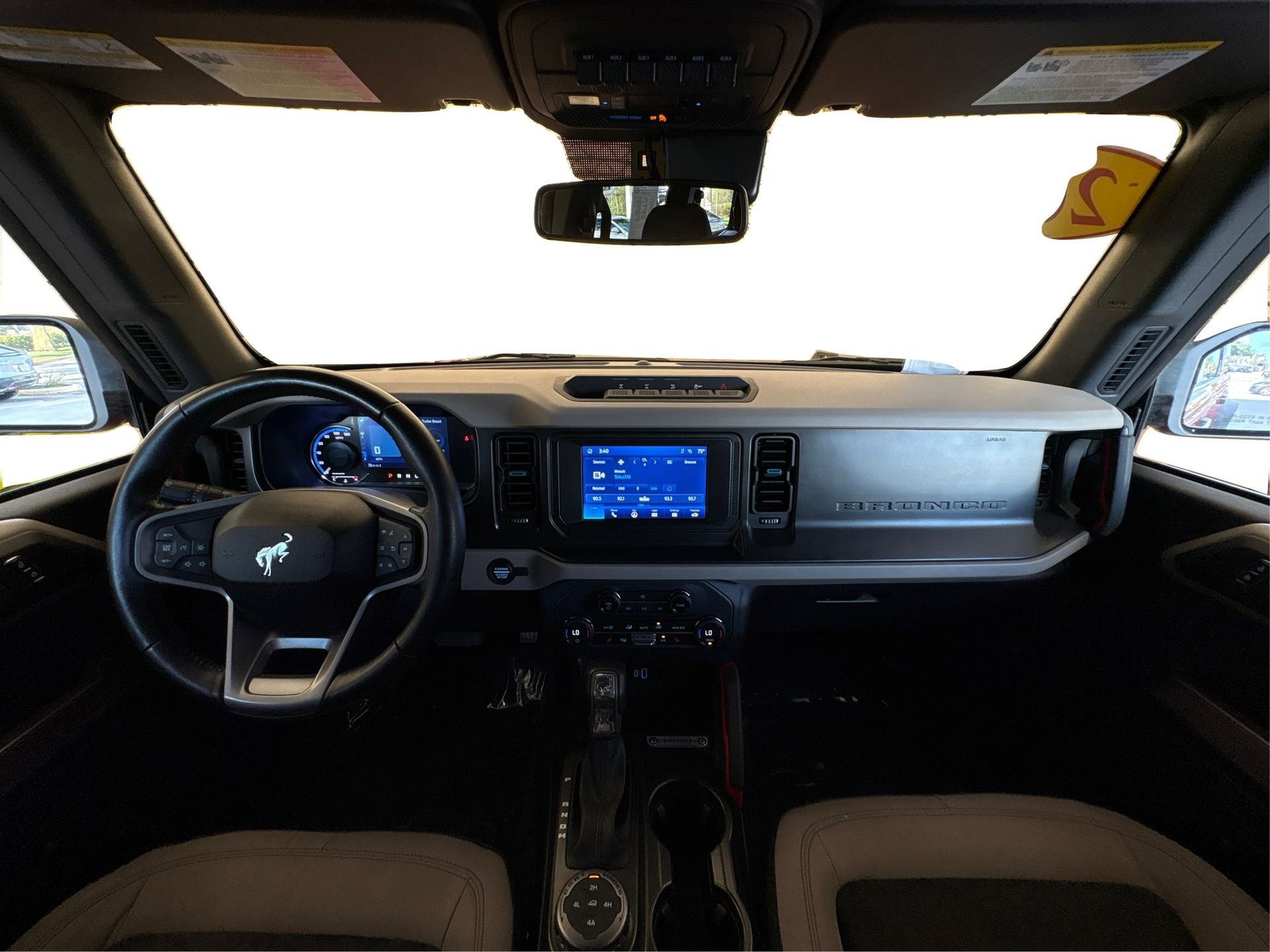 Used 2023 Ford Bronco Wildtrak image 22