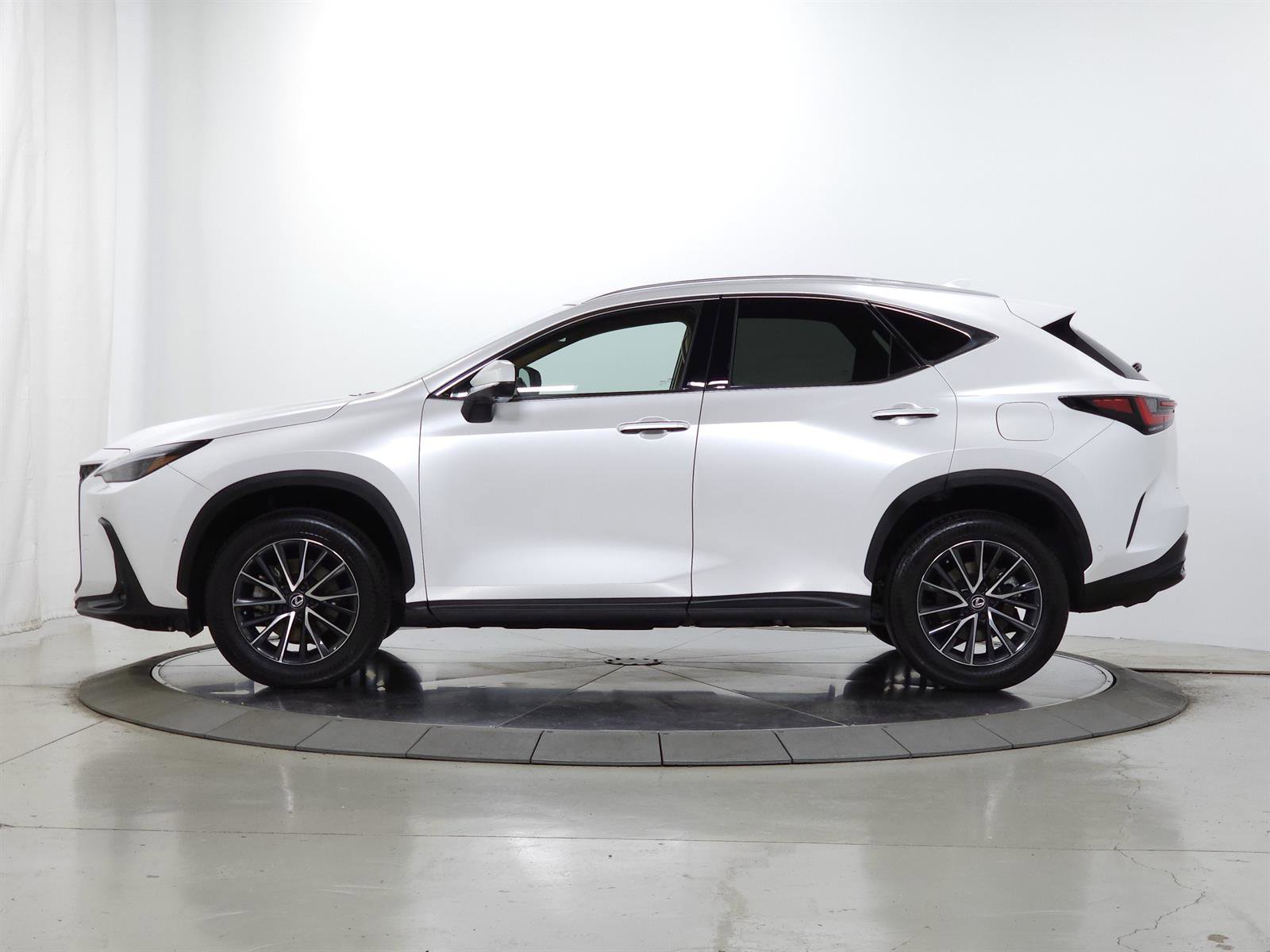 Certified 2024 Lexus NX 350h AWD w/ Vision Package image 5