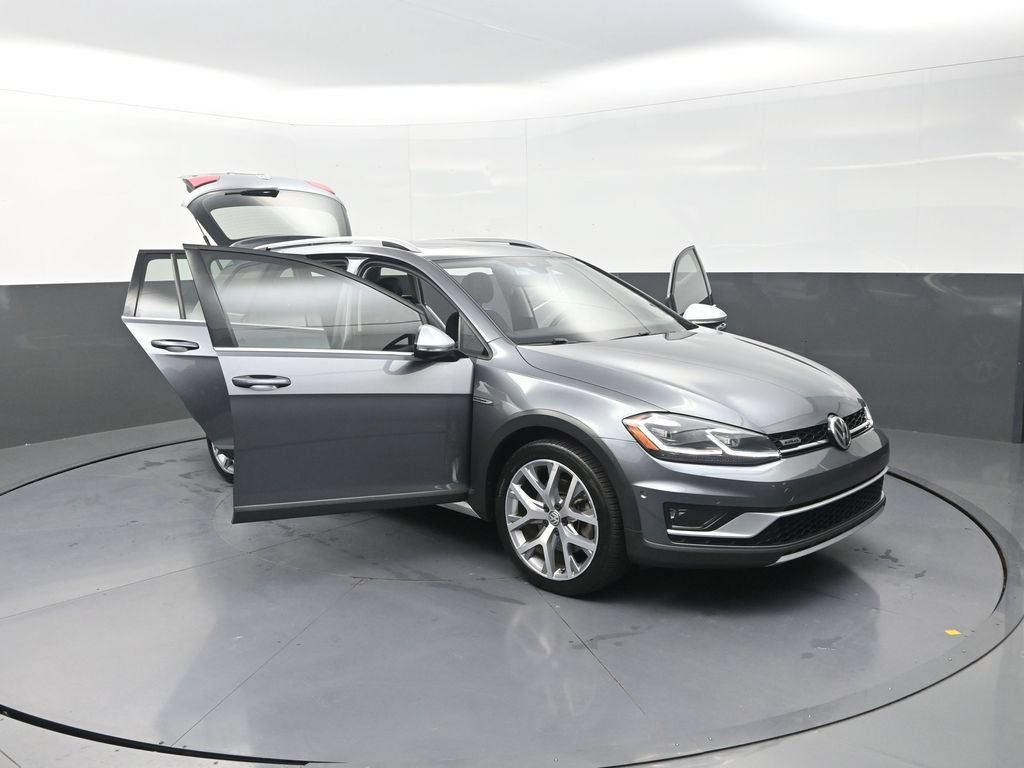 Used 2018 Volkswagen Golf Alltrack SEL AWD/4WD image 32