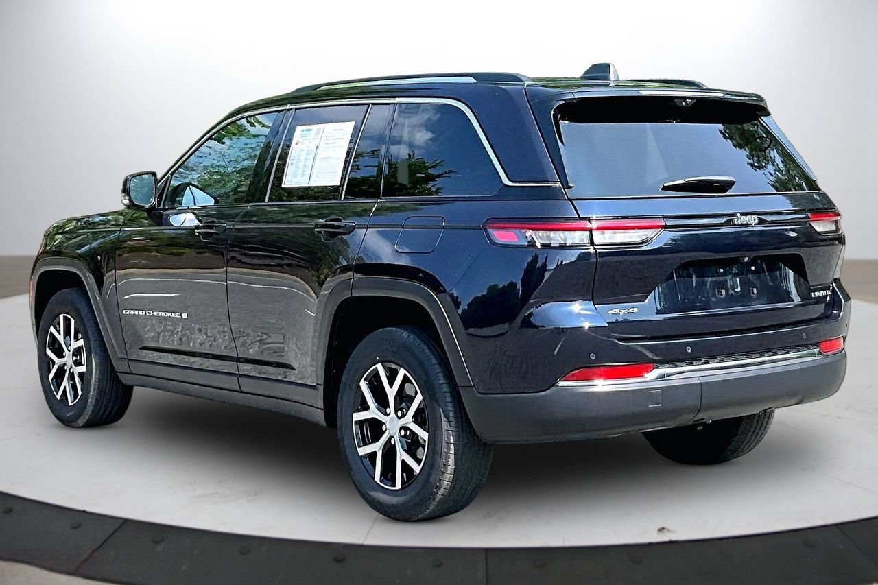 Certified 2023 Jeep Grand Cherokee Limited w/ Luxury Tech Group II AWD/4WD image 7