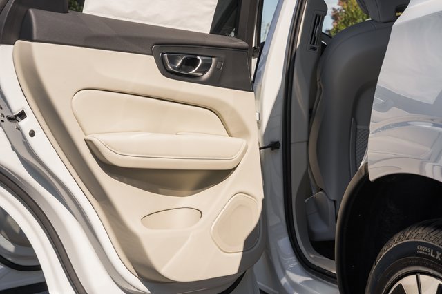 New 2026 Volvo XC60 B5 Ultra w/ Protection Package Premier image 36
