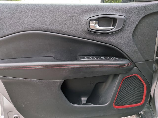 Used 2019 Jeep Compass Trailhawk image 10