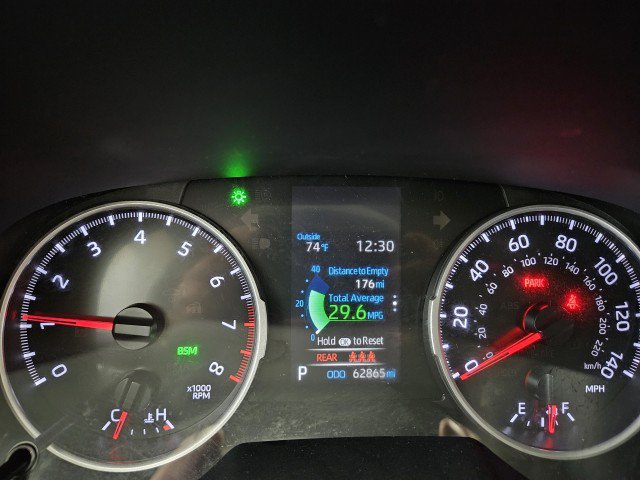 Used 2021 Toyota RAV4 XLE Premium AWD/4WD image 22