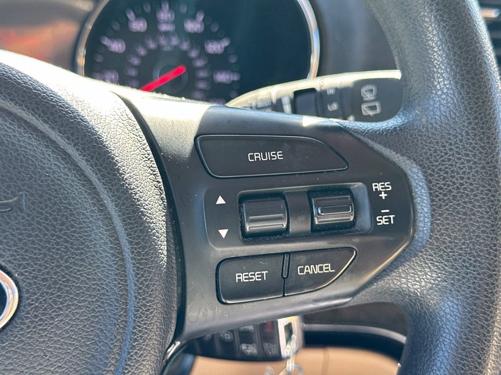 Used 2016 Kia Sedona LX w/ LX Convenience Package FWD image 22