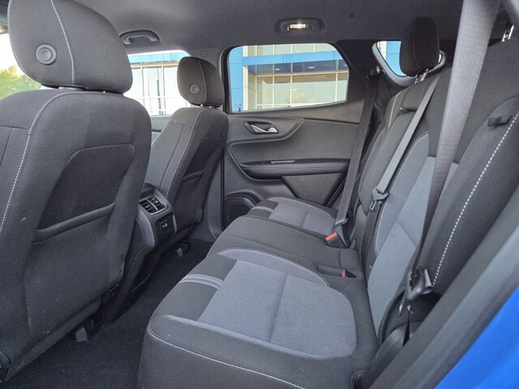 Used 2026 Chevrolet Blazer LT FWD image 11