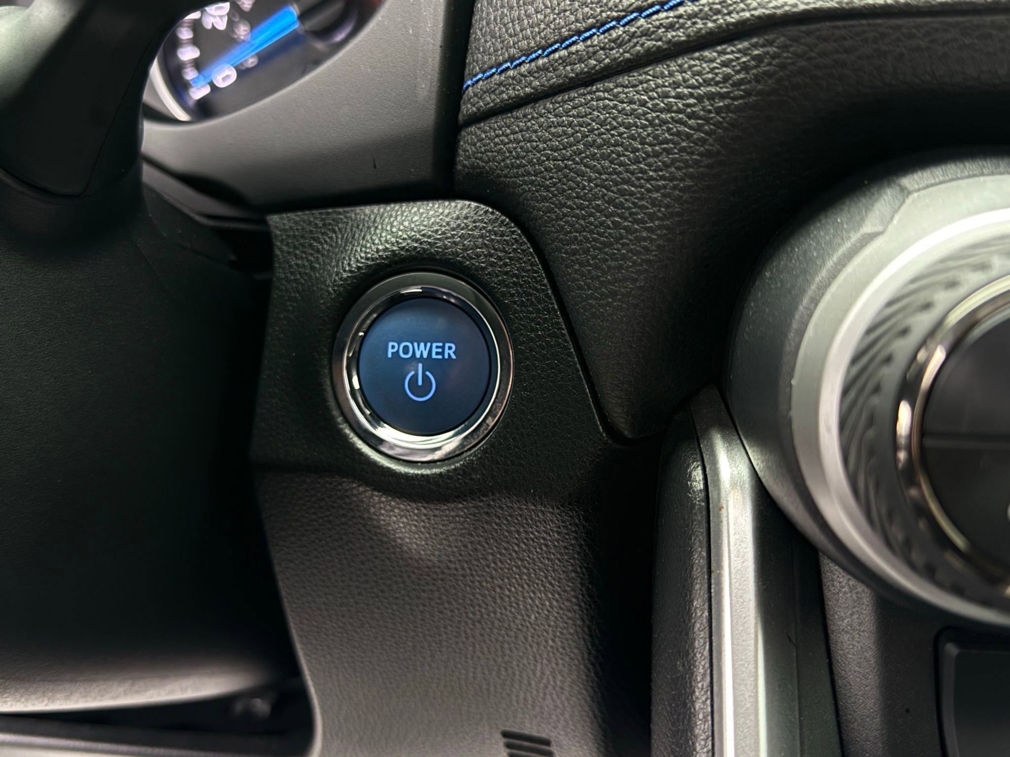 Used 2022 Toyota RAV4 SE image 43