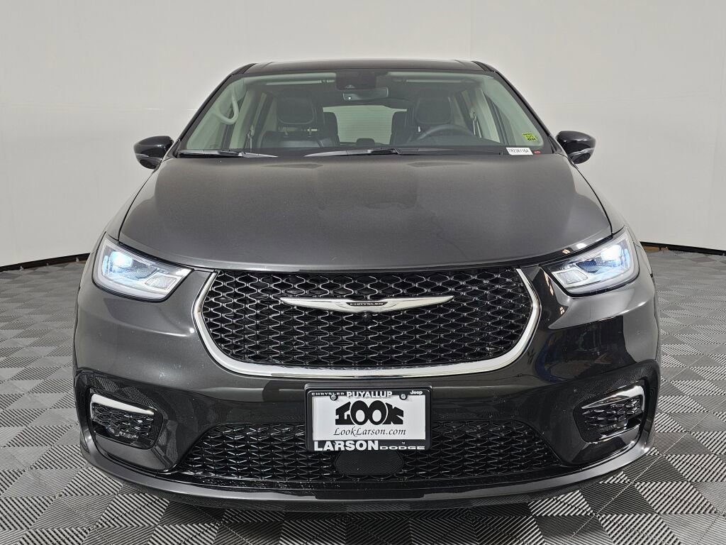 Used 2022 Chrysler Pacifica Touring-L image 8