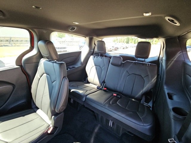 New 2026 Chrysler Pacifica Select image 33