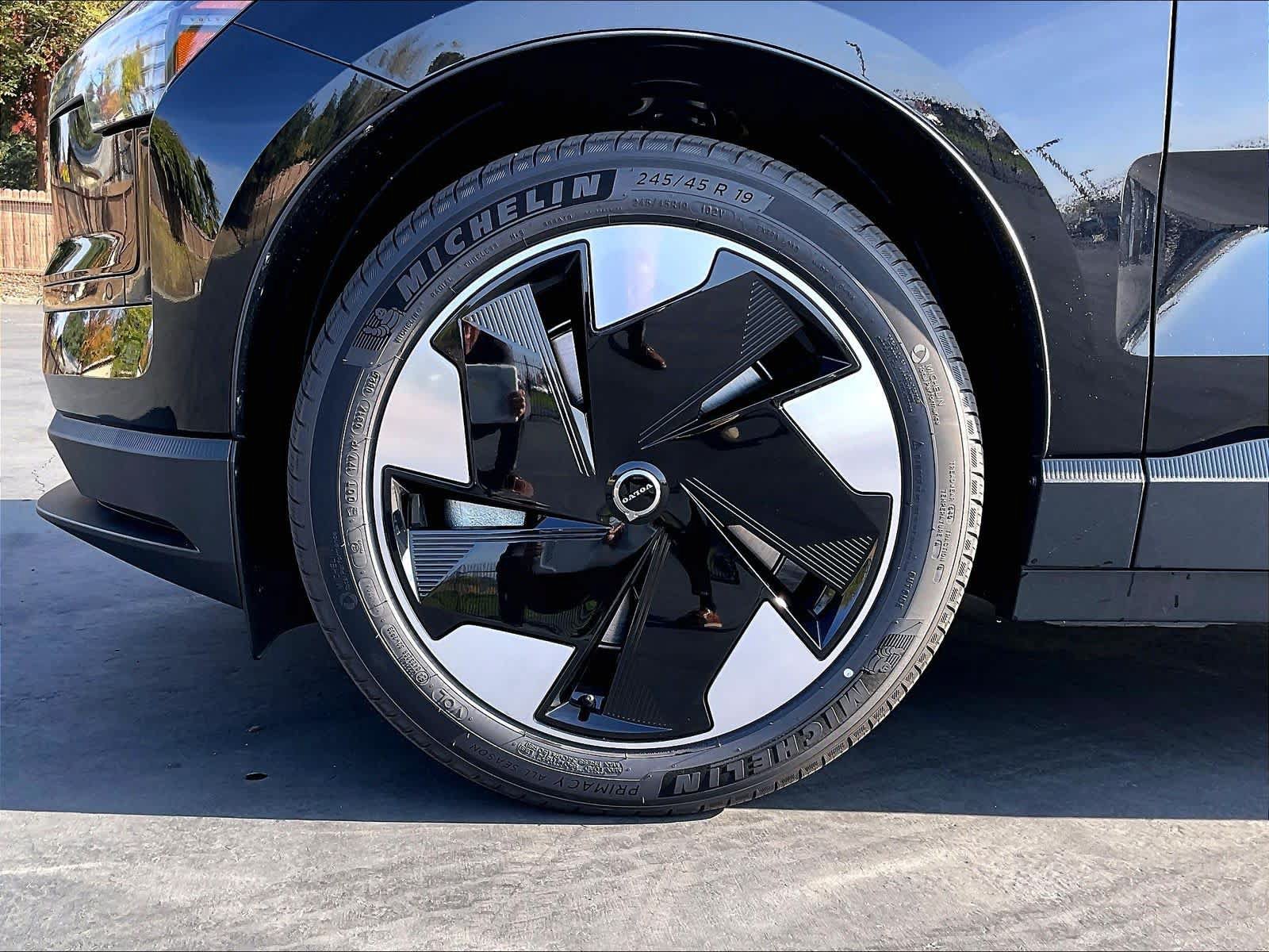 New 2025 Volvo EX30 Plus w/ Protection Package Premier AWD/4WD image 14