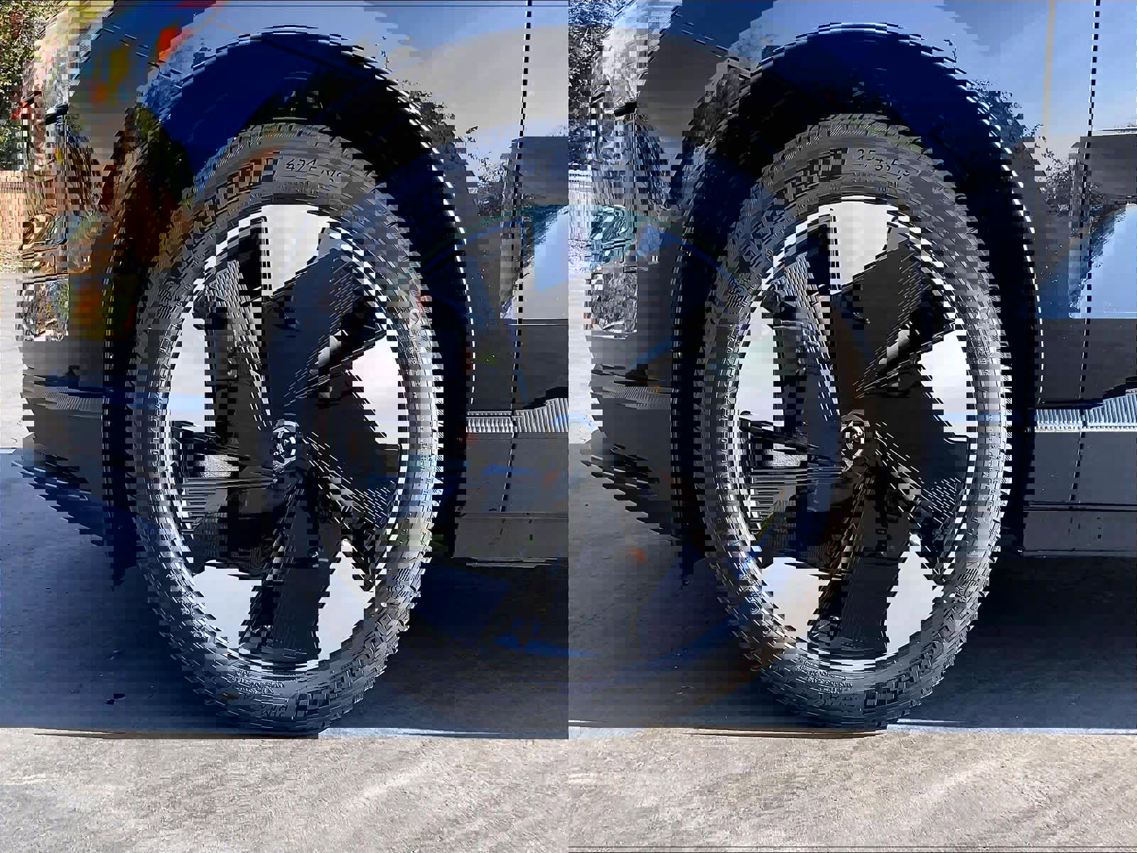 New 2025 Volvo EX30 Plus w/ Protection Package Premier image 14