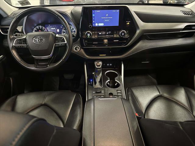 Used 2024 Toyota Highlander XLE image 12