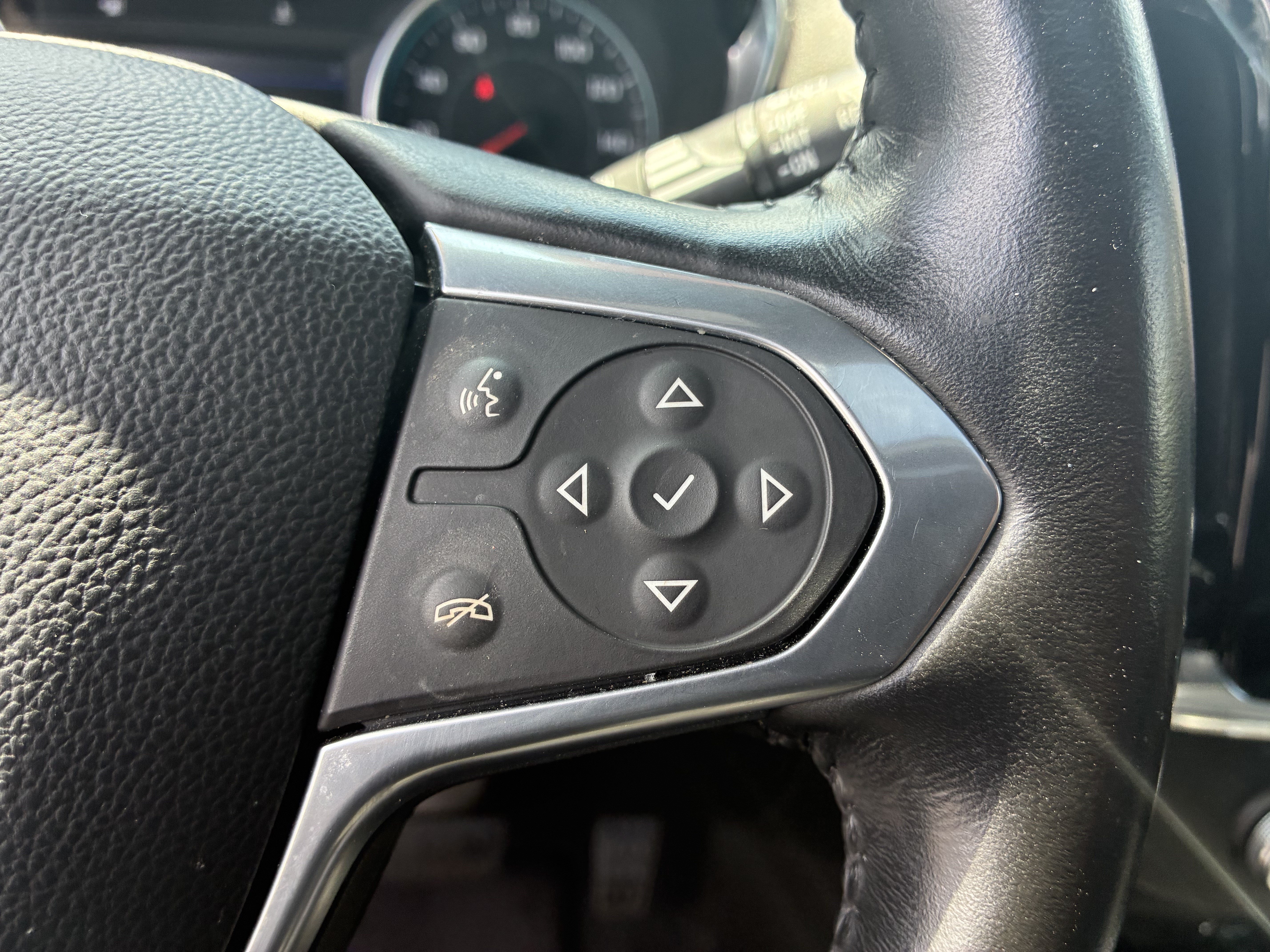 Used 2022 Chevrolet Traverse RS AWD/4WD image 31
