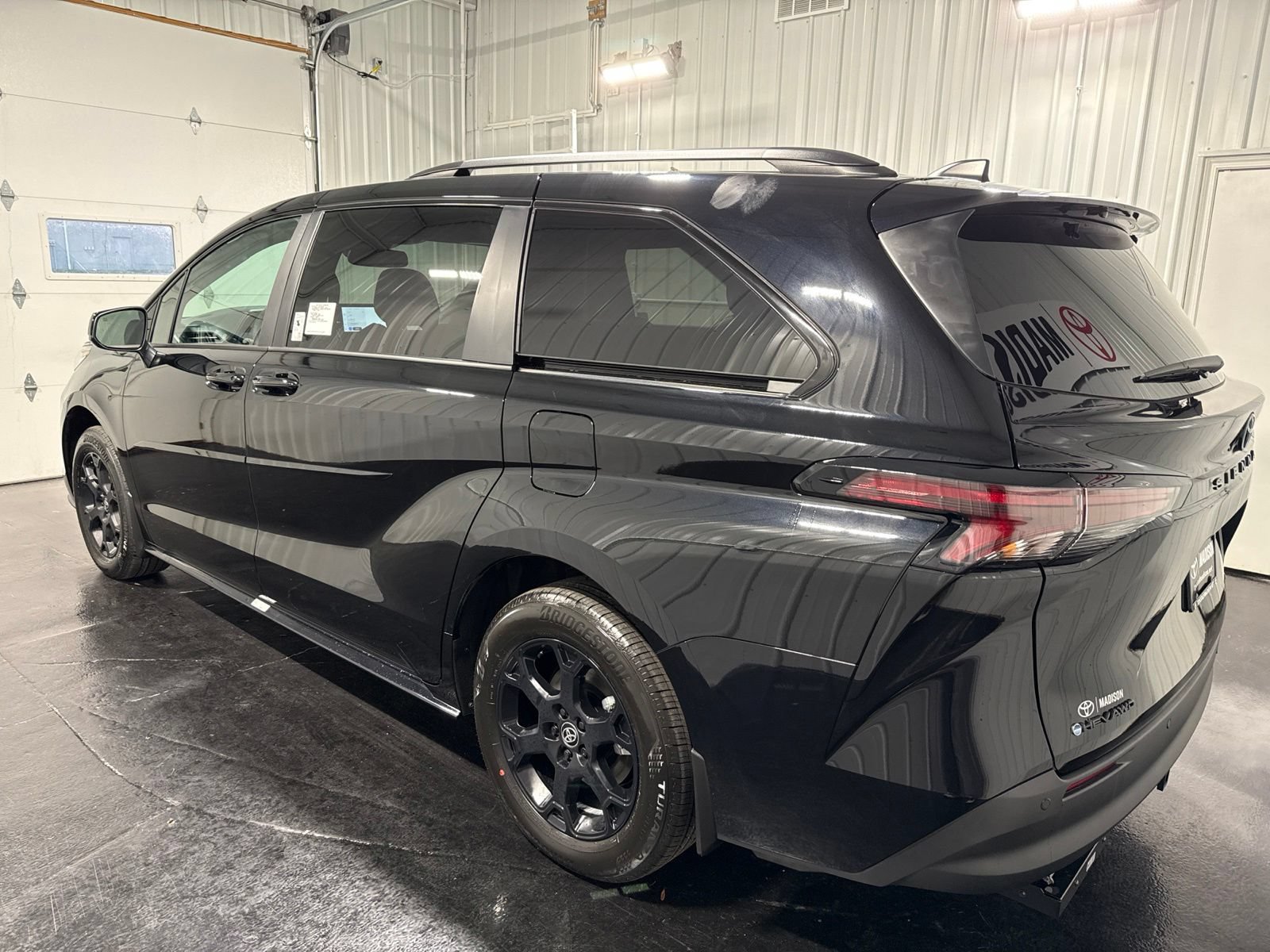 New 2026 Toyota Sienna XLE Woodland Edition AWD/4WD image 2