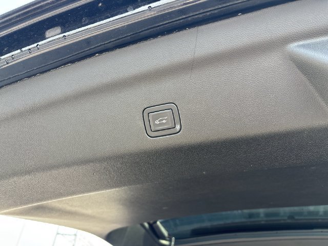 Certified 2023 GMC Yukon Denali Ultimate AWD/4WD image 17