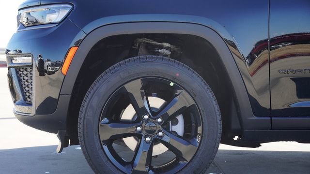New 2026 Jeep Grand Cherokee Limited w/ Limited Altitude Package RWD image 5