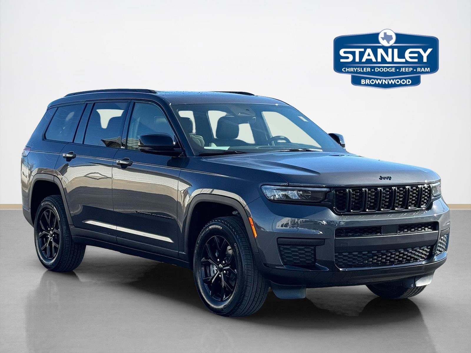 Used 2025 Jeep Grand Cherokee L Altitude image 1