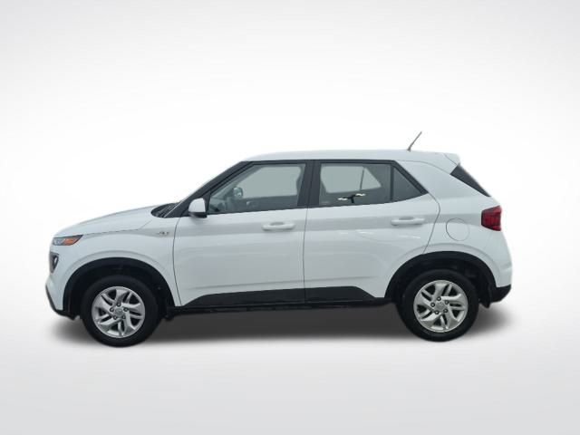 Used 2023 Hyundai Venue SE image 8