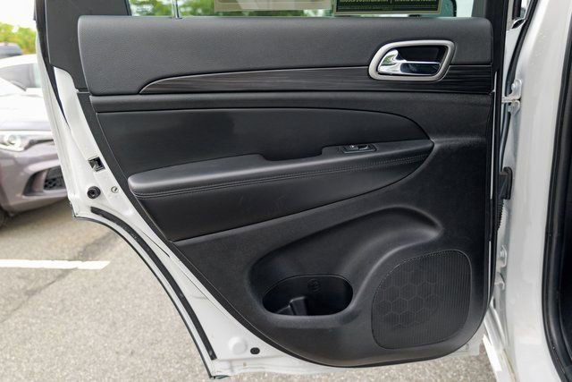 Used 2022 Jeep Grand Cherokee Laredo X image 24