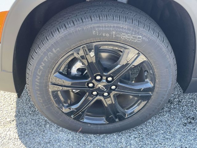 New 2027 Chevrolet Traverse LT w/ Midnight/Sport Edition FWD image 9