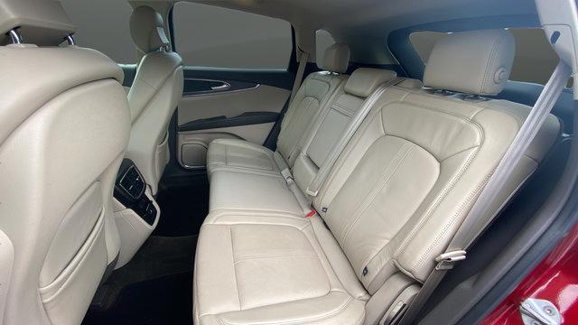Used 2016 Lincoln MKX Reserve w/ Driver Assistance Package AWD/4WD image 23