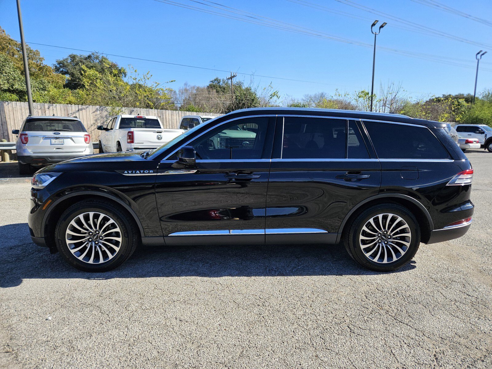 Used 2020 Lincoln Aviator Reserve w/ Elements Package Plus image 7