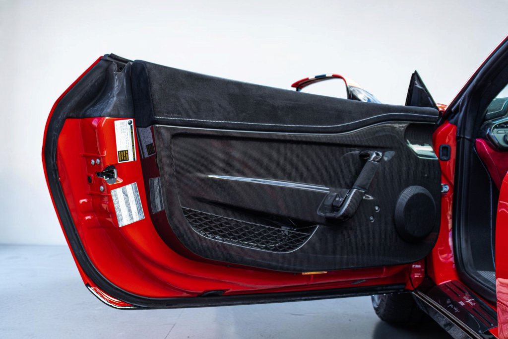 Used 2015 Ferrari 458 Speciale Coupe RWD image 34