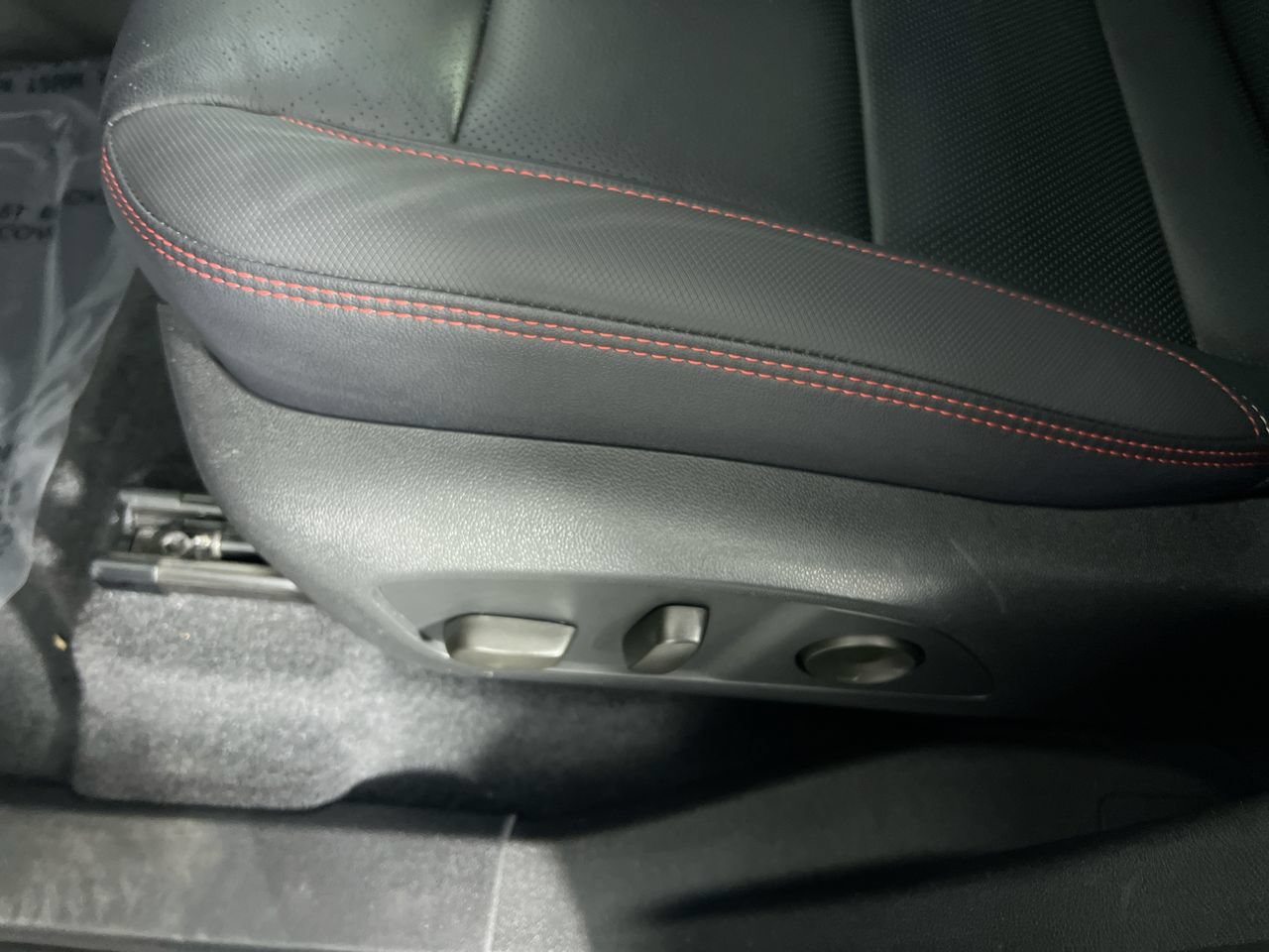Used 2026 Chevrolet Traverse RS FWD image 7