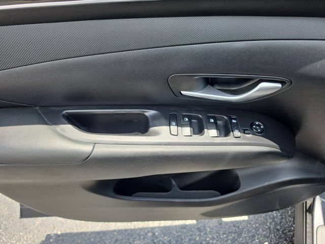 Used 2023 Hyundai Tucson SE FWD image 18