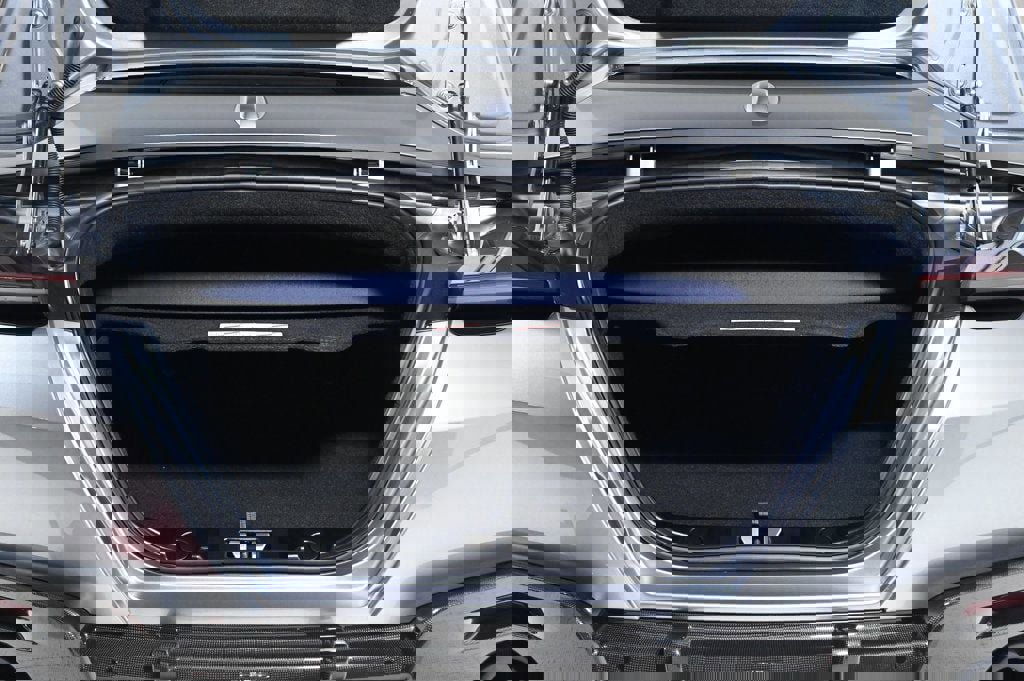 Certified 2024 Ferrari Roma Spider image 33