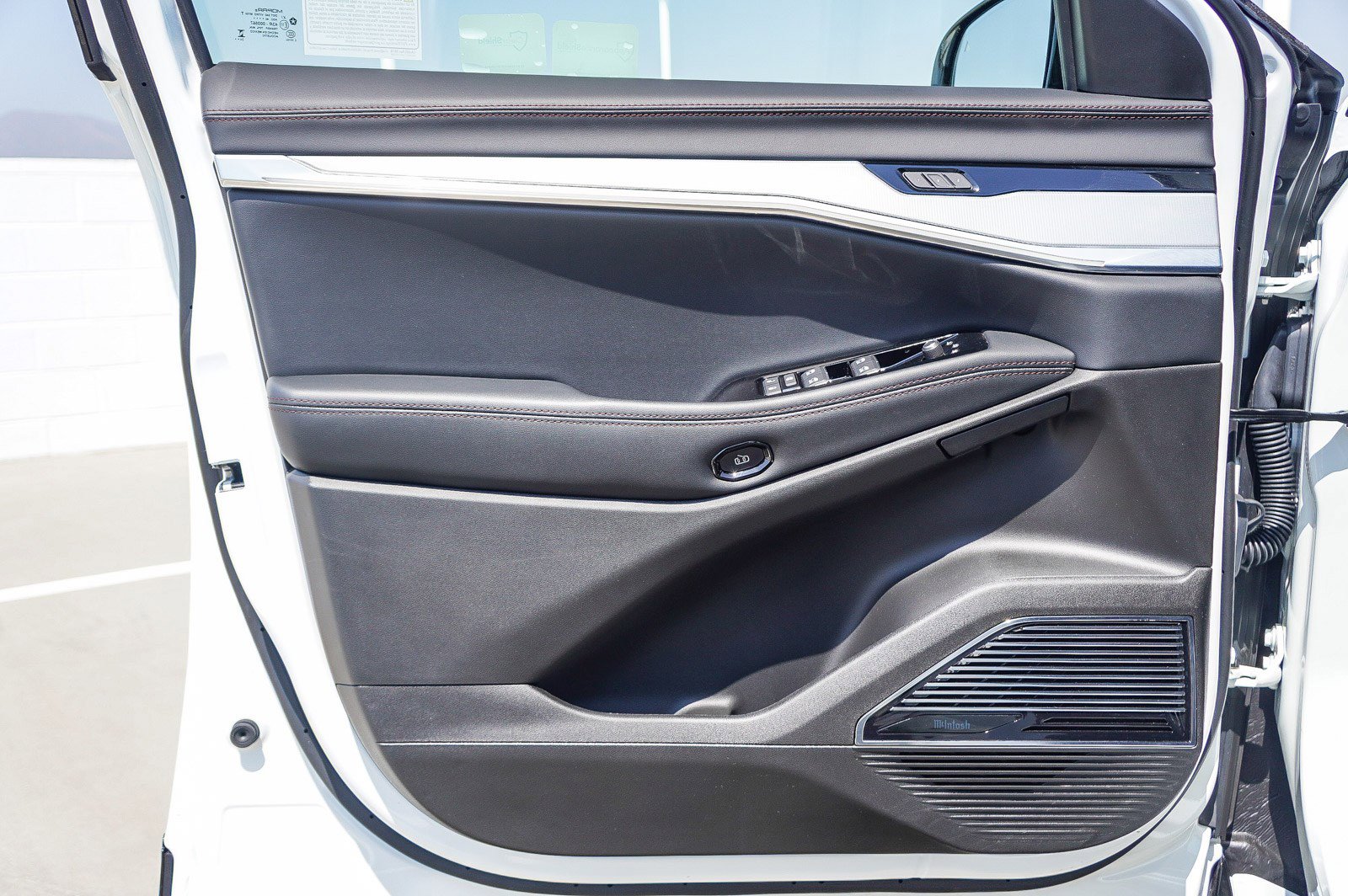 Used 2024 Jeep Wagoneer Launch Edition image 25