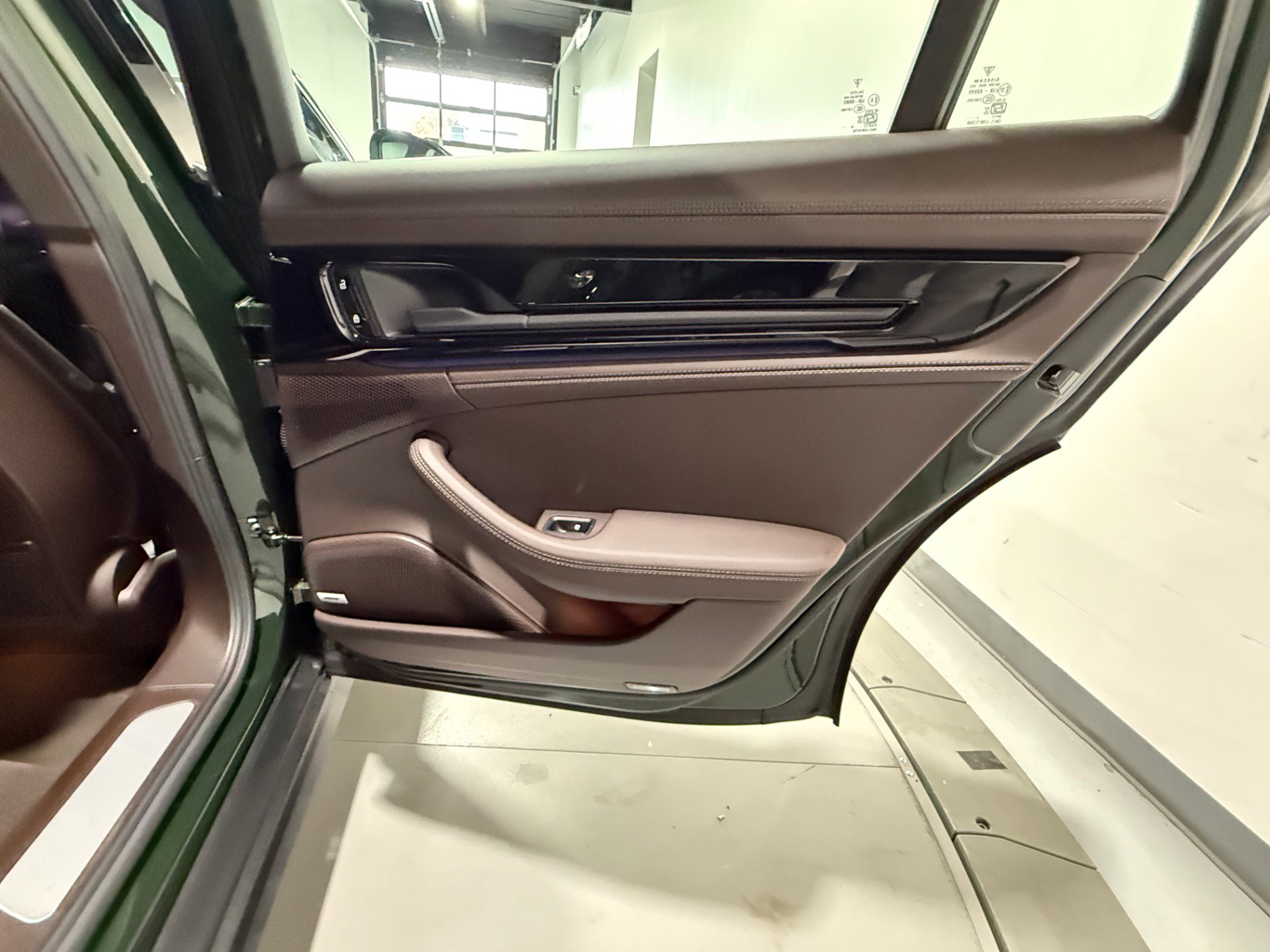 Used 2025 Porsche Panamera 4 image 66