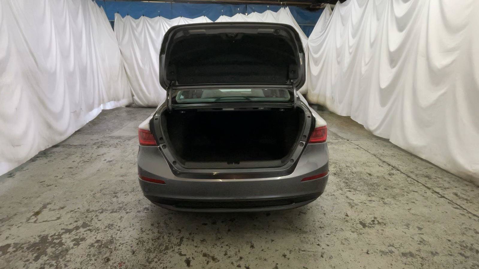 Used 2019 Honda Insight EX image 17
