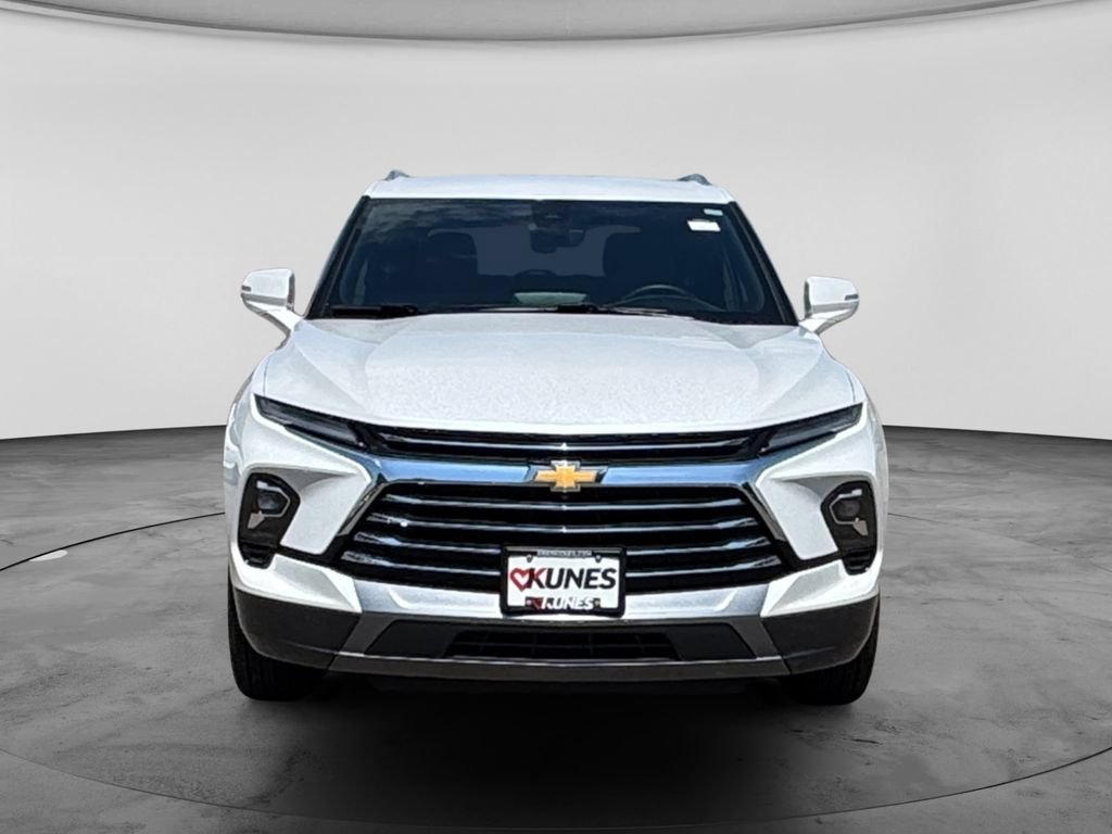 Used 2024 Chevrolet Blazer Premier w/ Driver Confidence II Package AWD/4WD image 2