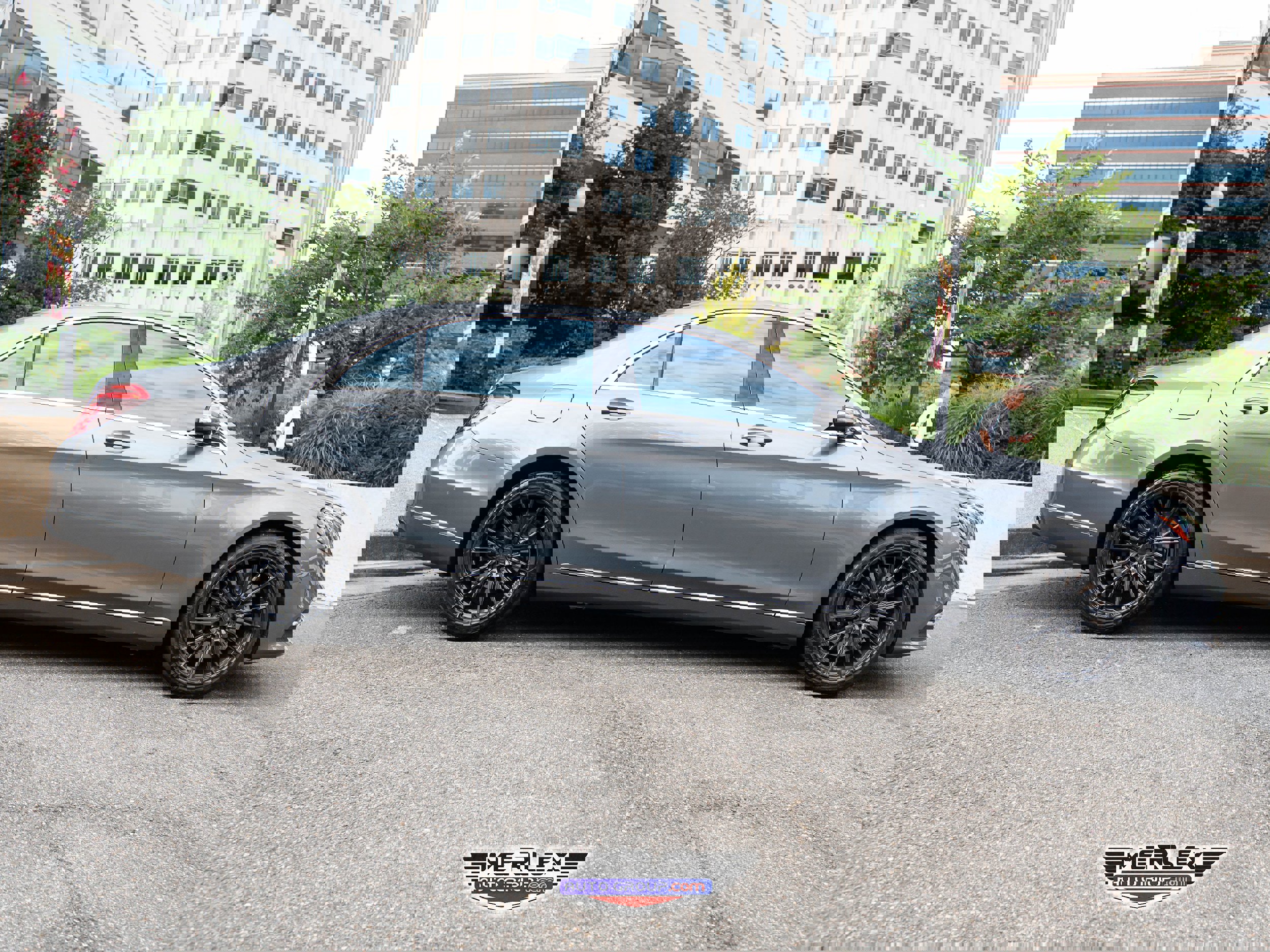 Used 2019 Mercedes-Benz S 560 4MATIC Sedan w/ Premium Package image 6