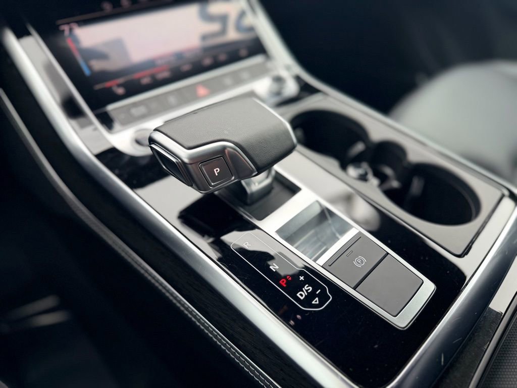 Certified 2025 Audi Q7 3.0T Premium Plus image 37