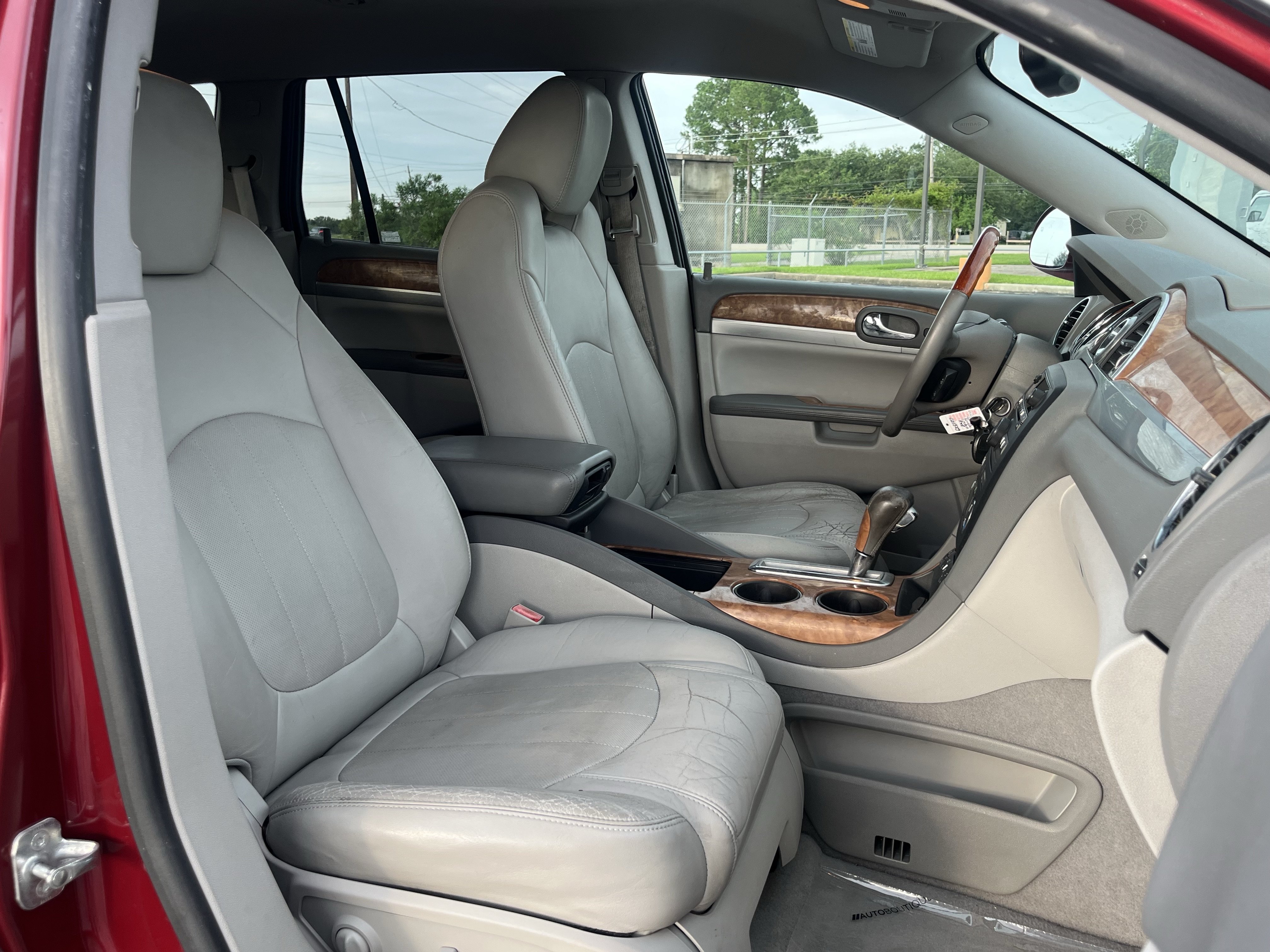 Used 2011 Buick Enclave CXL FWD image 30