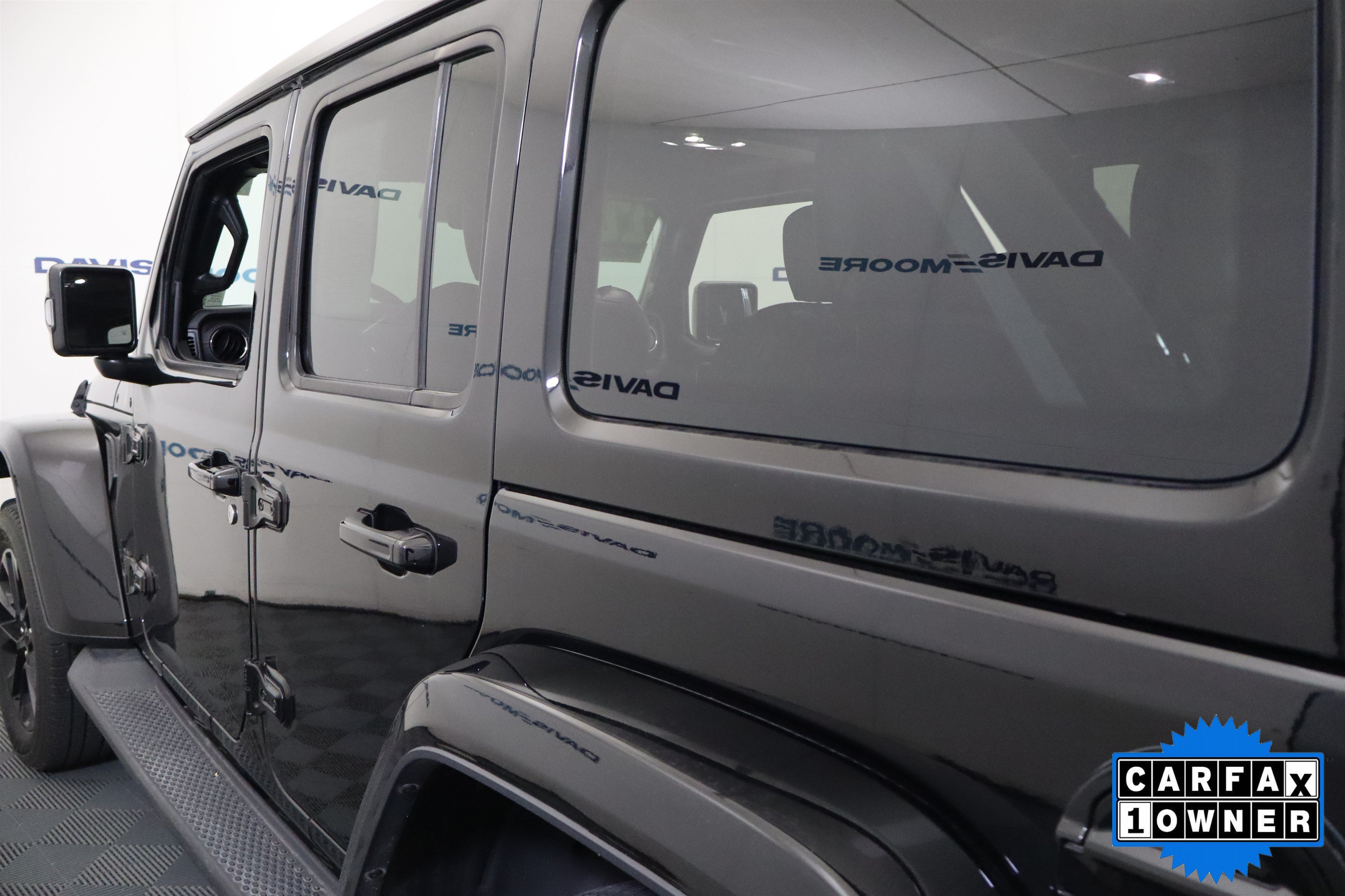 Used 2022 Jeep Wrangler Unlimited Sahara AWD/4WD image 11