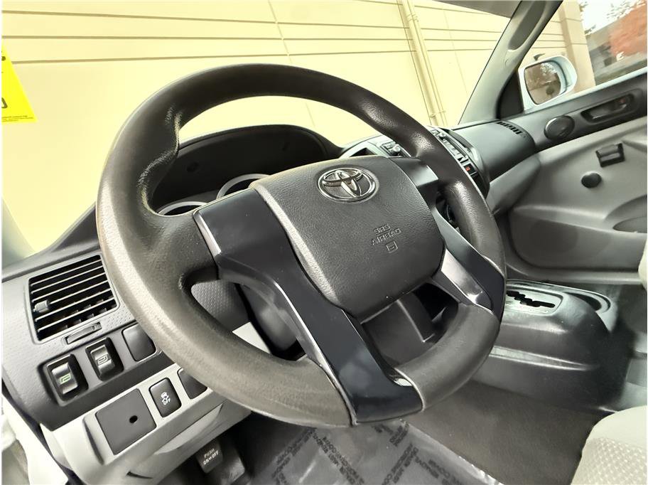 Used 2014 Toyota Tacoma 2WD Regular Cab image 9