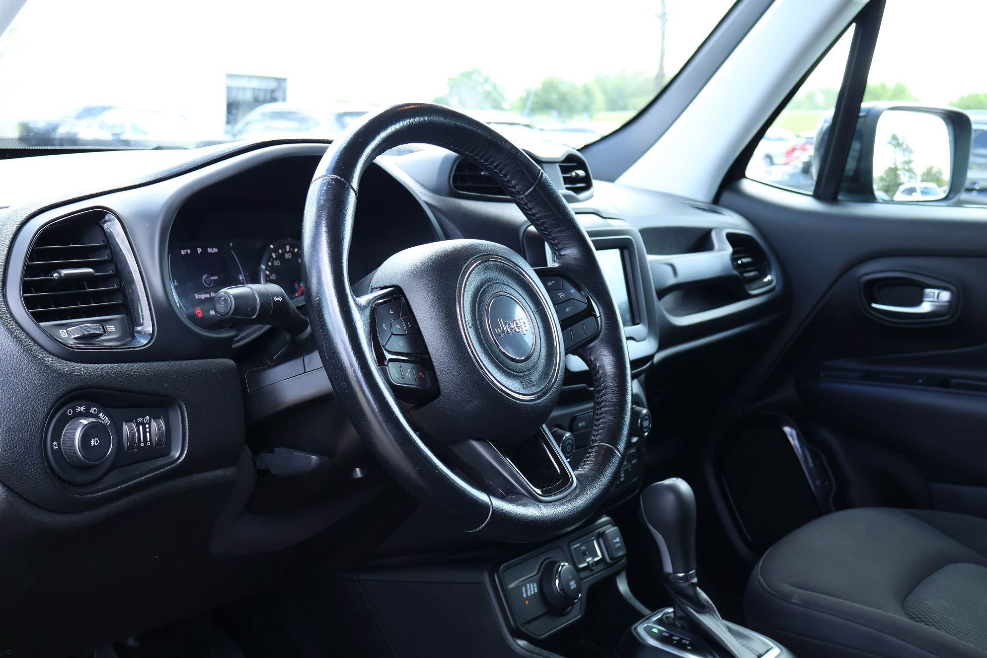 Used 2018 Jeep Renegade Altitude AWD/4WD image 2