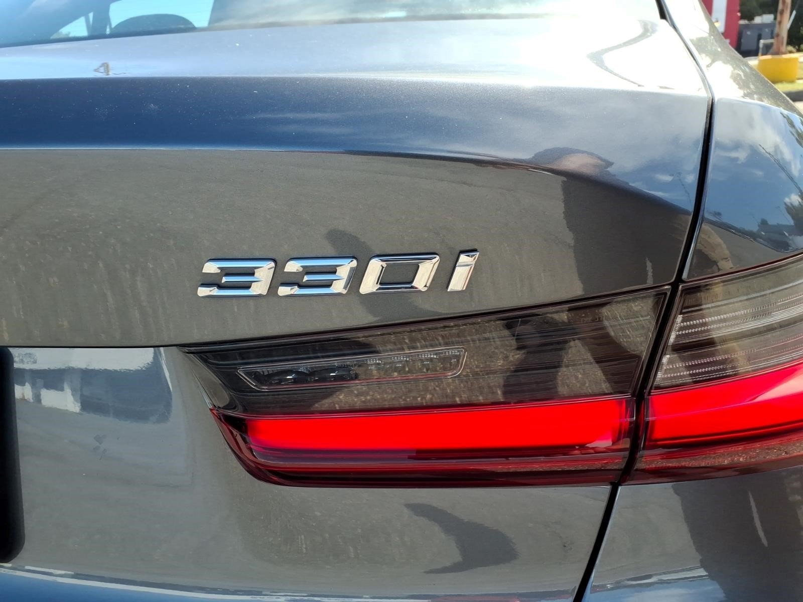 Used 2022 BMW 330i xDrive Sedan w/ Driving Assistance Package AWD/4WD image 9