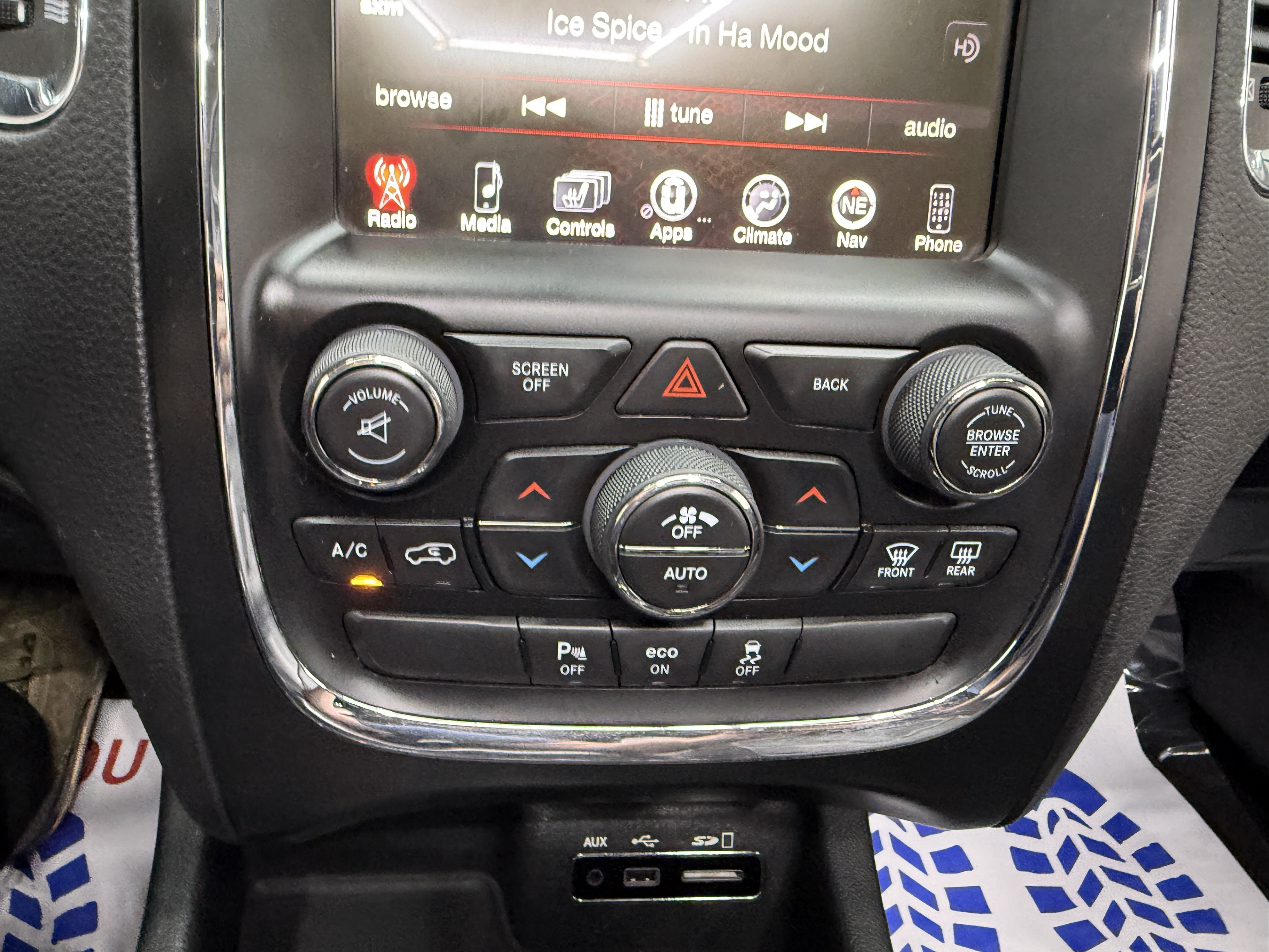 Used 2015 Dodge Durango Limited w/ Premium Group AWD/4WD image 19