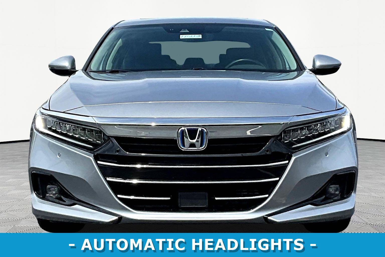 Used 2021 Honda Accord Touring image 2