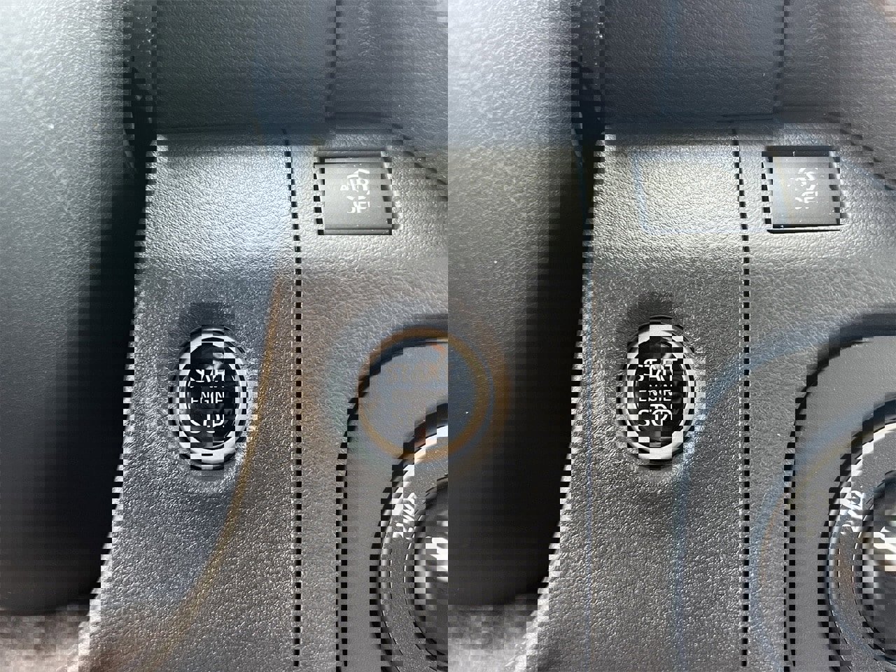 Certified 2025 Nissan Frontier SV w/ SV Convenience Package image 21