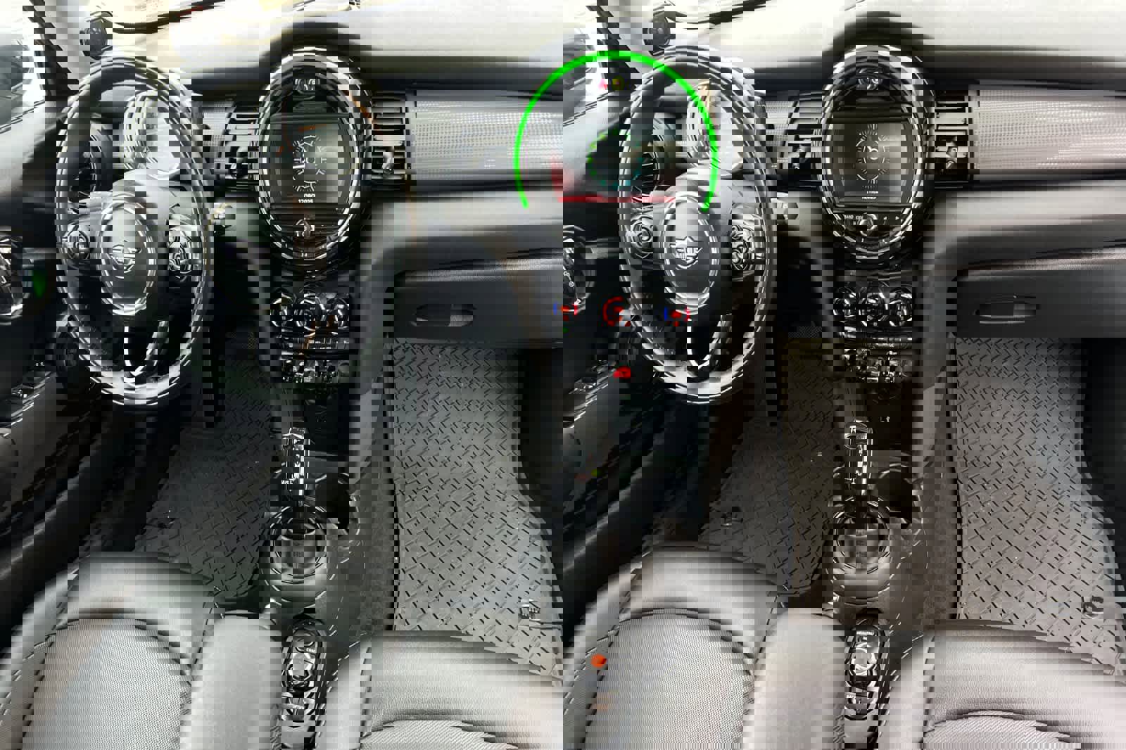 Used 2020 MINI Cooper 2-Door Hardtop image 3