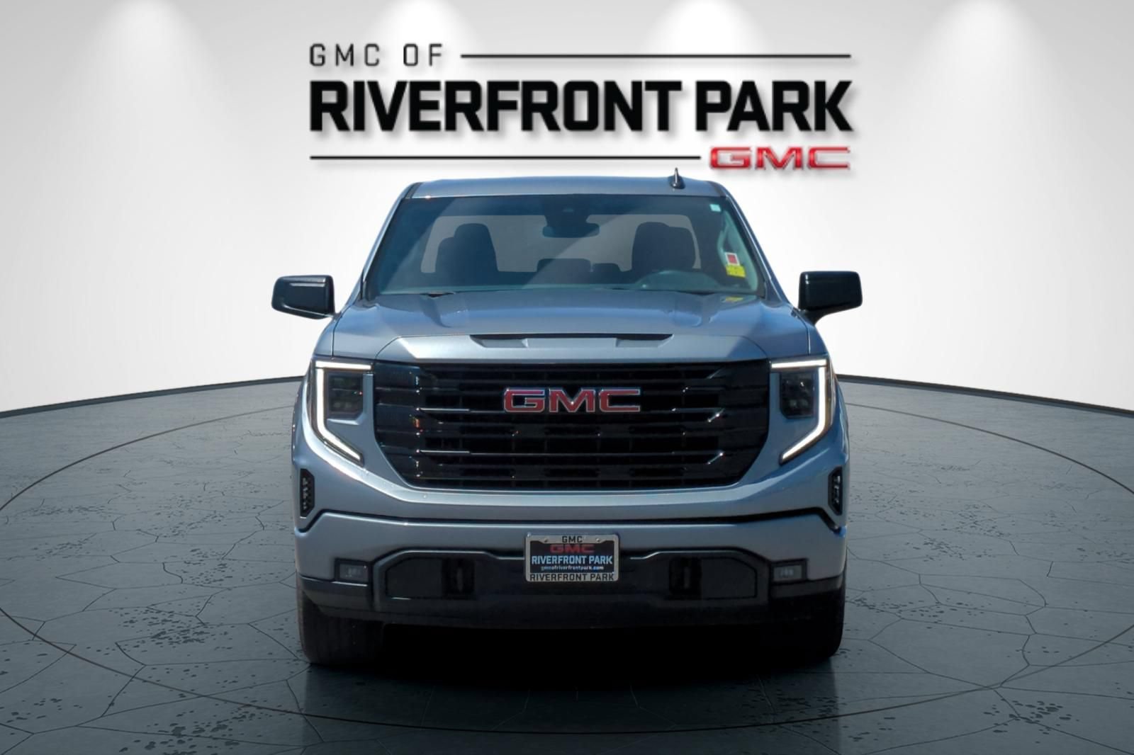 Used 2025 GMC Sierra 1500 Elevation AWD/4WD image 8