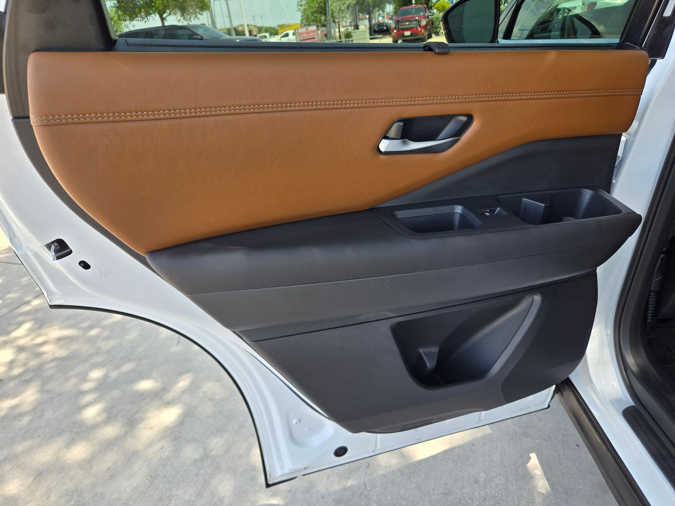 Used 2025 Nissan Pathfinder Platinum w/ Cargo Package FWD image 22